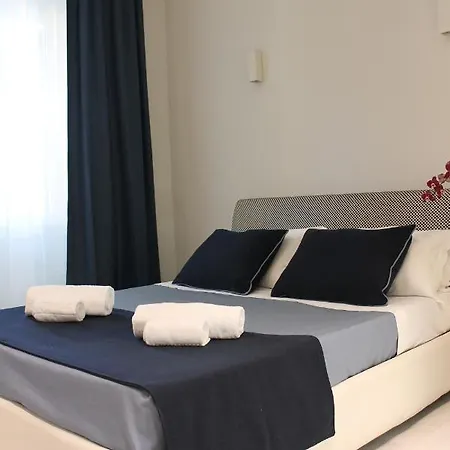 Little Rose Πανσιόν 2*